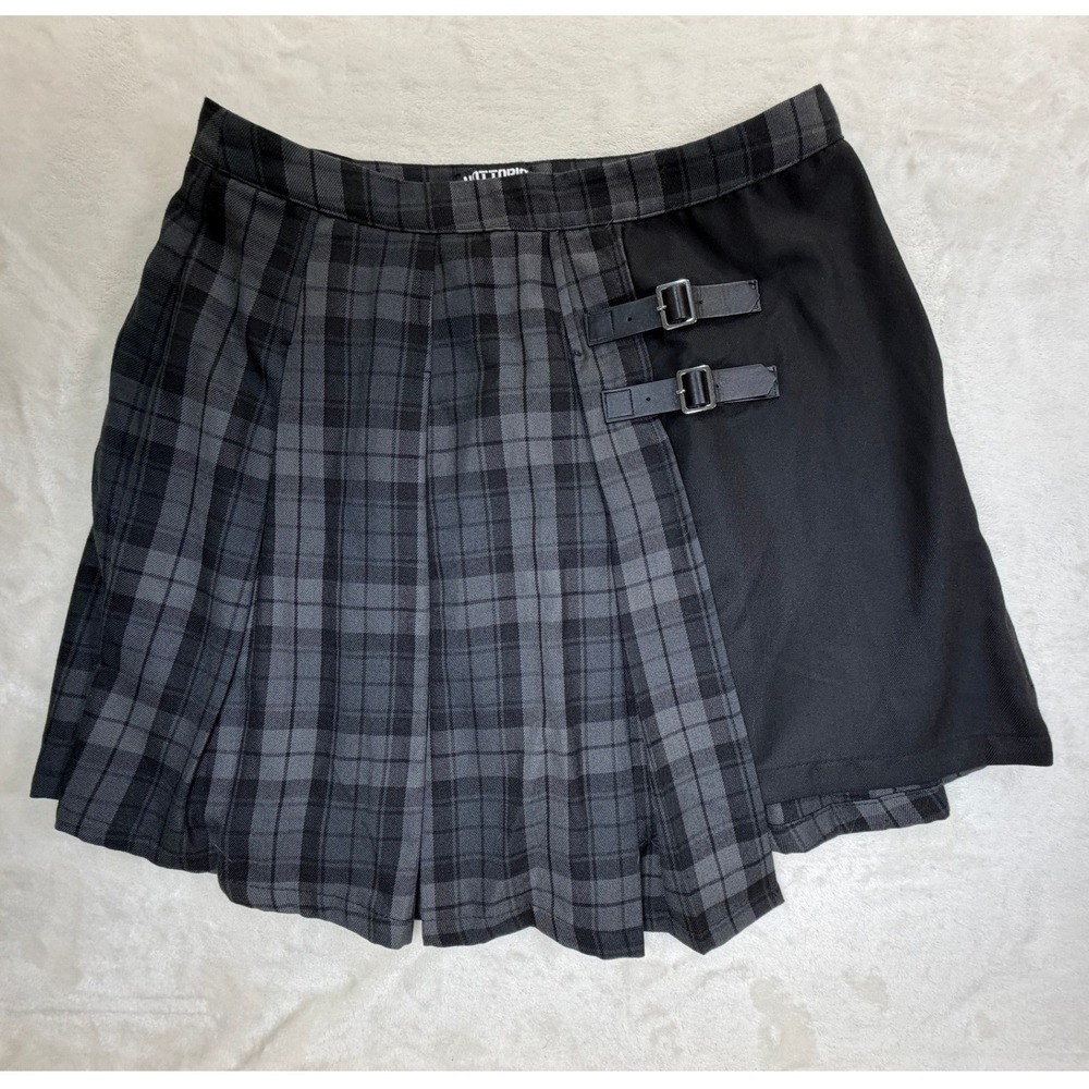 Hot Topic Grey Plaid Asymmetrical Buckle Pleated Skirt Womens MD NWT